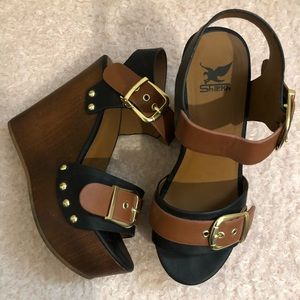 Black/brown Wedges